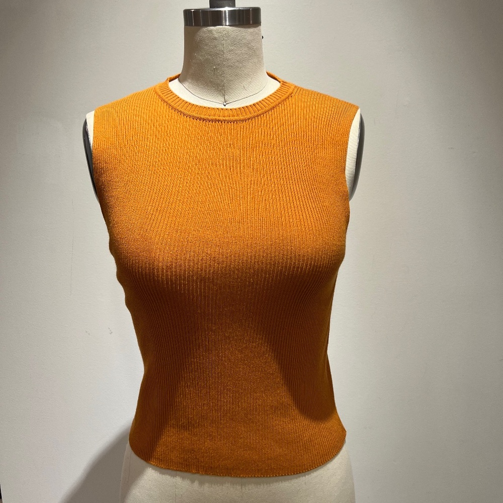 Sleeveless knit top